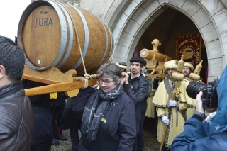 Clavelinage et vente aux enchères maintenus