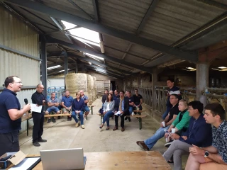 Les élus reçus au Gaec de la Forêt de Chaux à Santans 