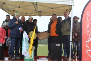 Alain Mathieu, président du CIGC, a remis une meule de Comté et une de Morbier à la banque alimentaire