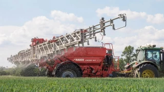 Choisir entre les épandeurs d’engrais portés et semi-portés